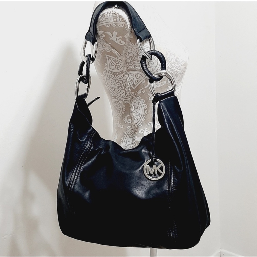 Like new Michael Kors shoulder back❣️